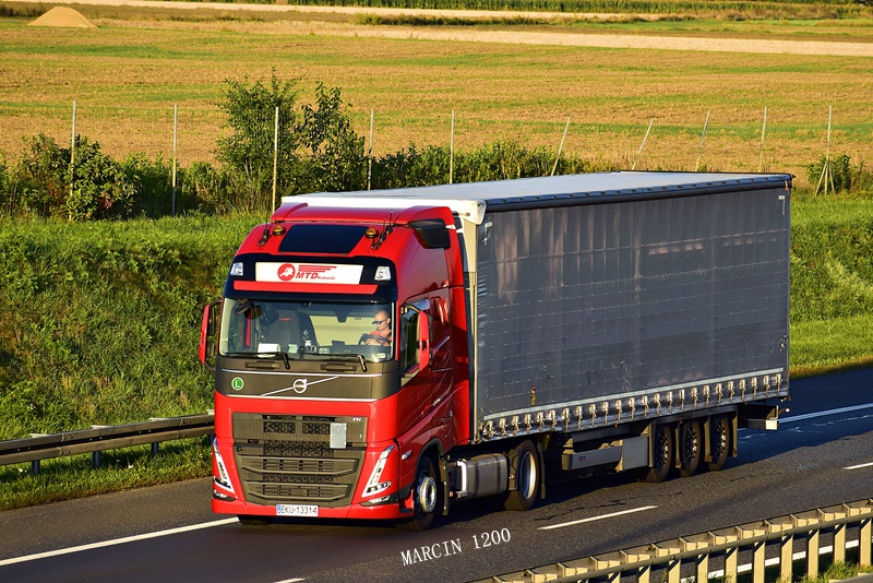 _DSC6744-crop-Volvo FH5 - MTD Kubacki.JPG