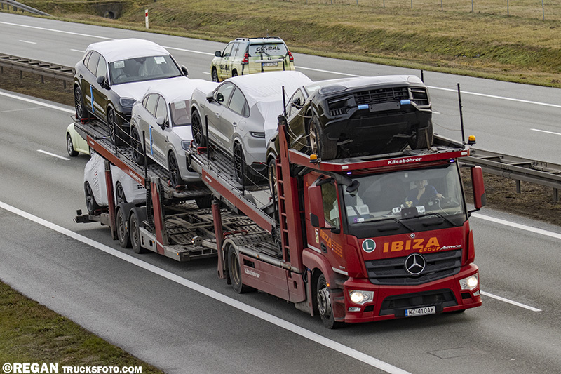 Mercedes-Benz Actros MP4 - Ibiza Group.jpg