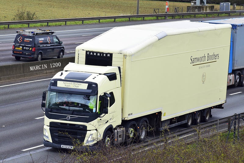 _DSC0468-crop-Samworth Brothers-VOLVO FM V.JPG