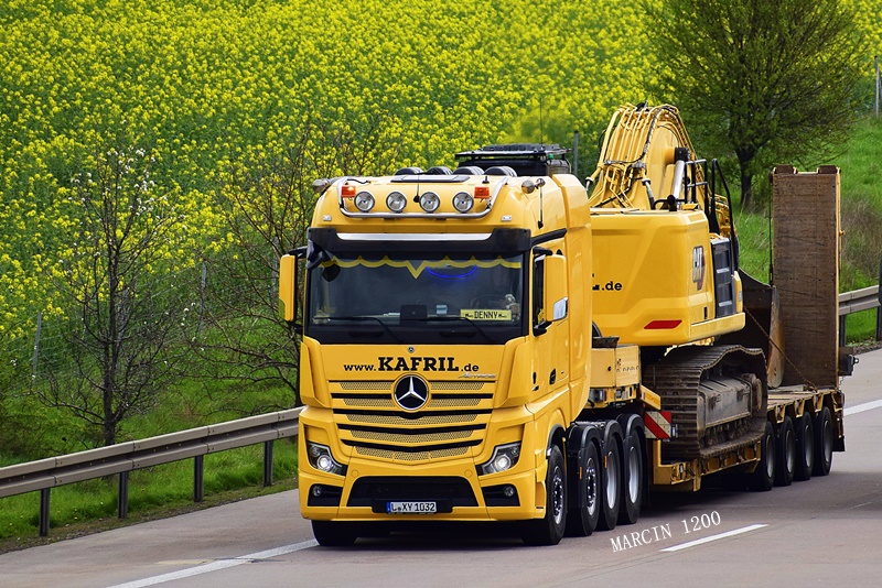 _DSC1462-crop-Mercedes-Benz Actros MP5 BigSpace-KAFRIL.JPG