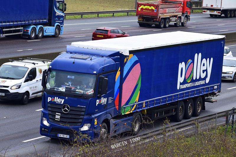 _DSC0235-crop-POLLEY-Mercedes-Benz Actros MP4.JPG