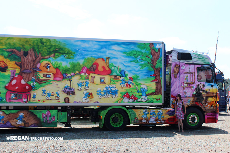 Mercedes-Benz Actros MP2 - EIA Smerf.jpg