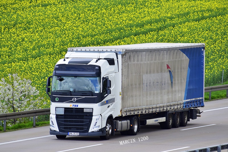 _DSC1827-crop-TSS-VOLVO FH V.JPG