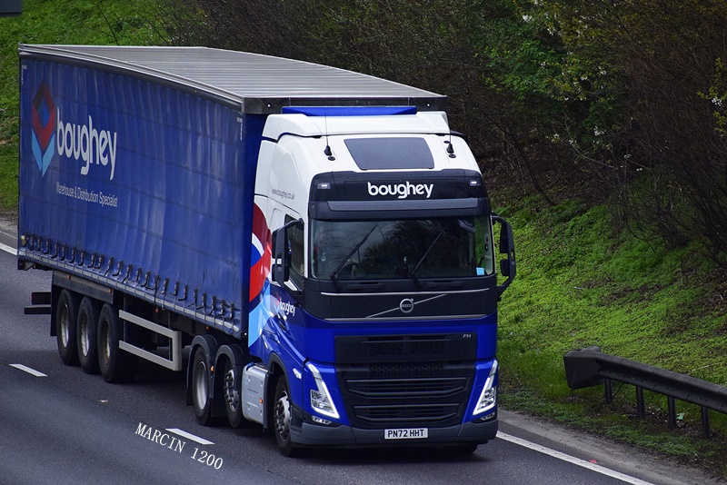 _DSC0060-crop-Boughey-VOLVO FH V.JPG