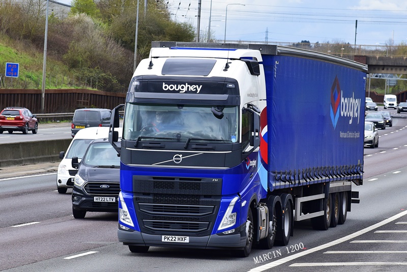 _DSC0620-crop-Boughey-VOLVO FH V.JPG