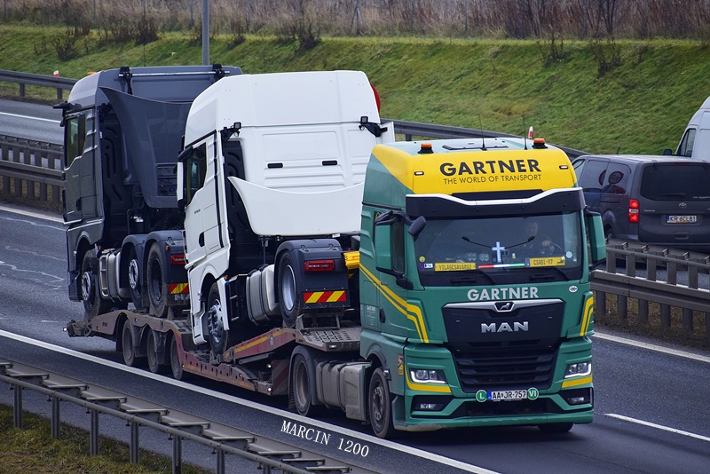 _DSC8633-crop-MAN TGX II Individual-GARTNER.JPG