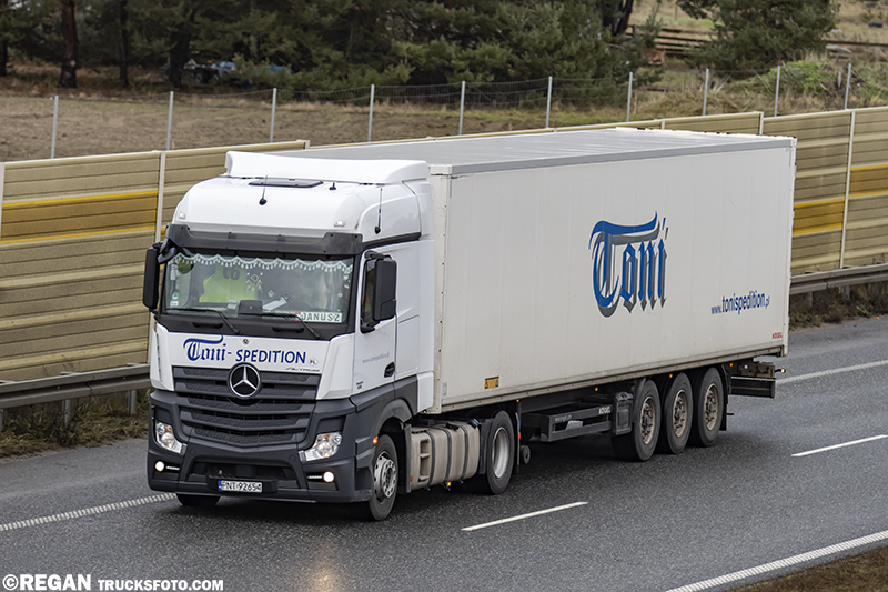 Mercedes-Benz Actros MP4 - Toni Spedition.jpg