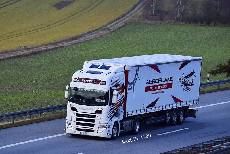 _DSC9422-crop-POL MACK-SCANIA R460.JPG