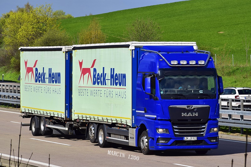 _DSC2897-crop-Beck+Heun-MAN TGX II.JPG