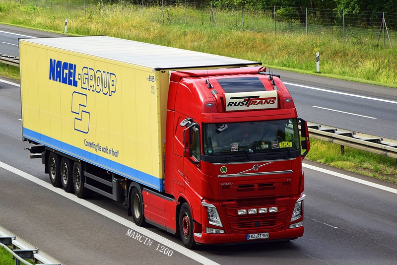 _DSC1583-crop-Rusttrans-VOLVO FH IV.JPG