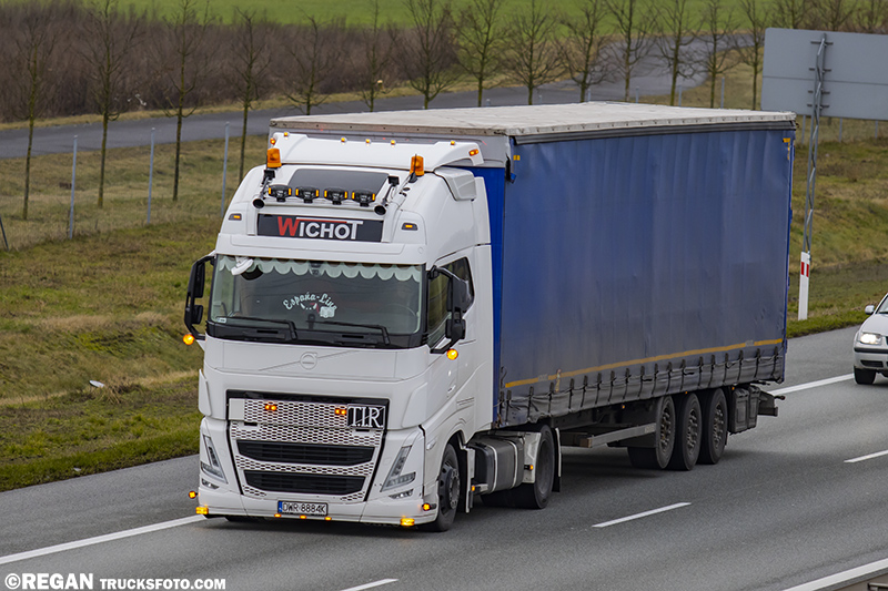 Volvo FH5 - Wichot.jpg
