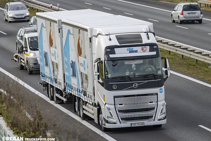 Volvo FH5 - Eko Okna.jpg