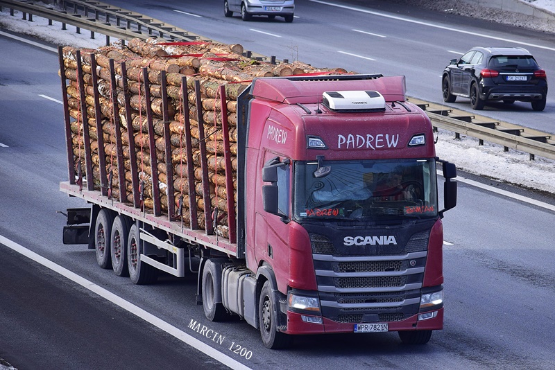 _DSC9090-crop-Padrew-SCANIA R NG.JPG