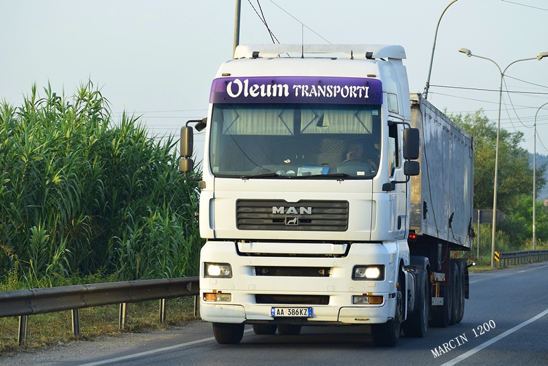 _DSC5279-crop-Oleum Transporti-MAN TGA.JPG