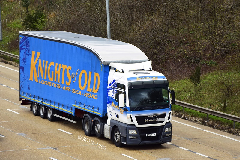 _DSC5259-crop-Knights Of Old Ltd-MAN TGX Euro6.JPG