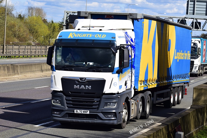 _DSC1052-crop-Knights Of Old Ltd-MAN TGX II.JPG
