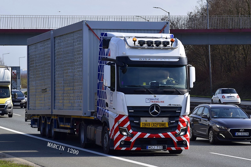 _DSC0036-crop-Baltic Transline-Mercedes-Benz ActrosL MP5.JPG