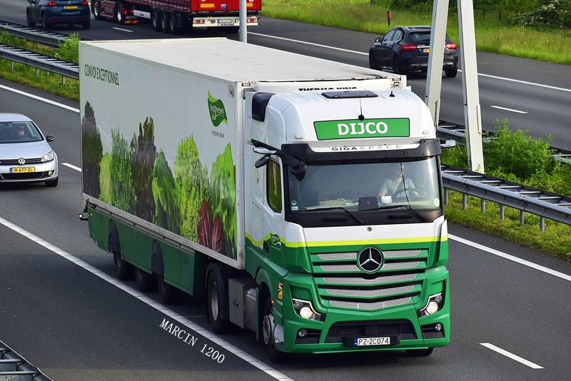 _DSC3398-crop-Dijco-Mercedes-Benz ActrosL MP5.JPG