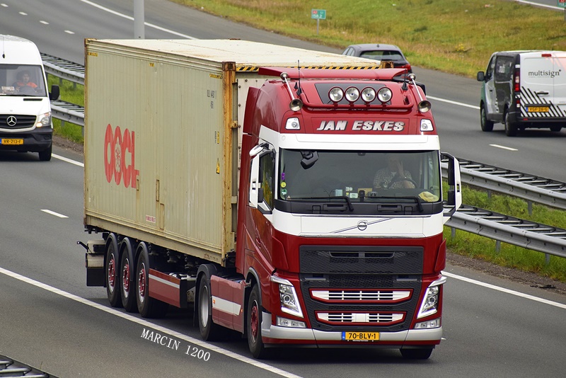 _DSC4175-crop-Jan Eskes-VOLVO FH IV.JPG