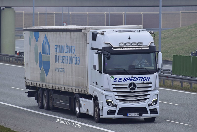 _DSC0055-crop-S.E. Spedition-Mercedes-Benz ActrosL MP5.JPG