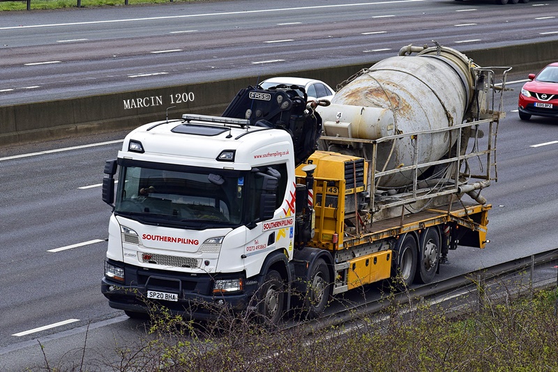 _DSC0306-crop-Southern Piling-SCANIA P450 XT.JPG