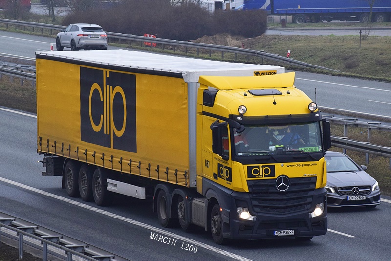 _DSC0156-crop-Clip Group-WIELTON-Mercedes-Benz Actros MP4.JPG