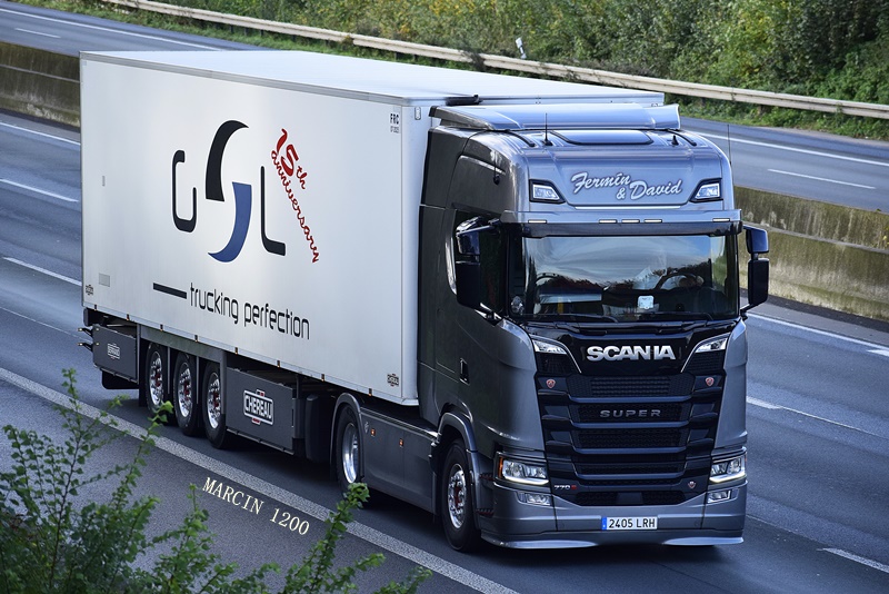 _DSC7713-crop-Fermin&David-SCANIA S770.JPG