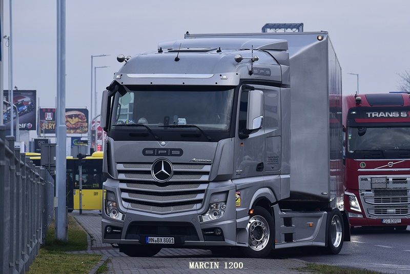 _DSC0045-crop-Mercedes-Benz Actros MP4-SPS automotive-performance.JPG