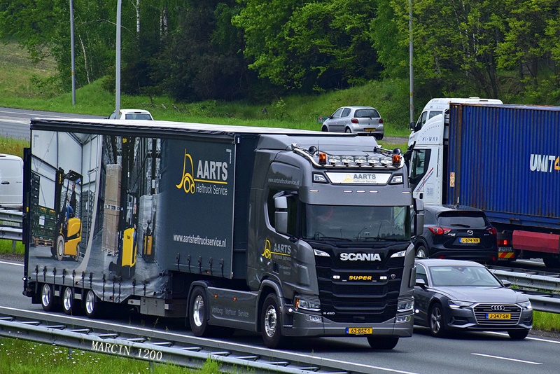 _DSC4090-crop-Aarts Heftruck Service-SCANIA R450 NG.JPG