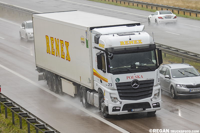 Mercedes-Benz Actros MP4 - Renex.jpg