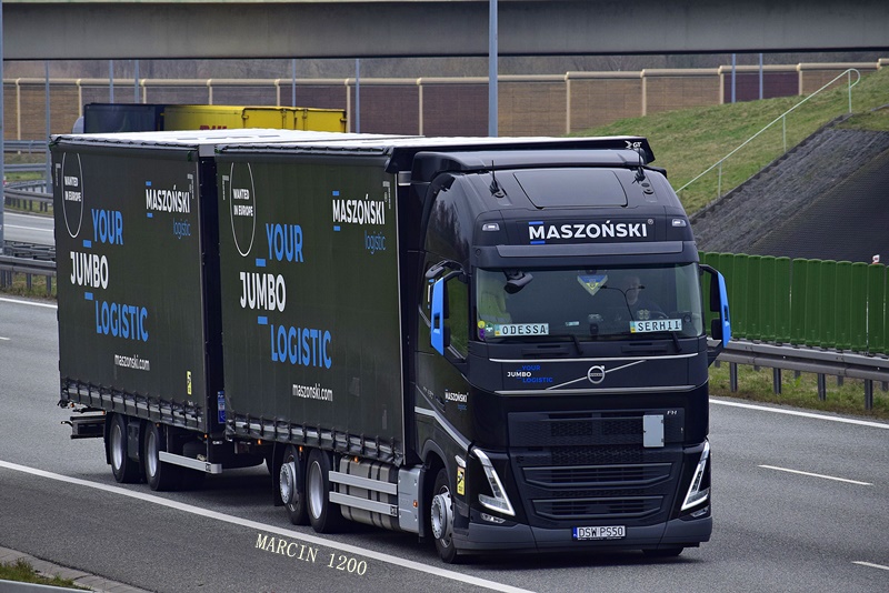 _DSC0341-crop-Volvo FH V - Maszoński.JPG