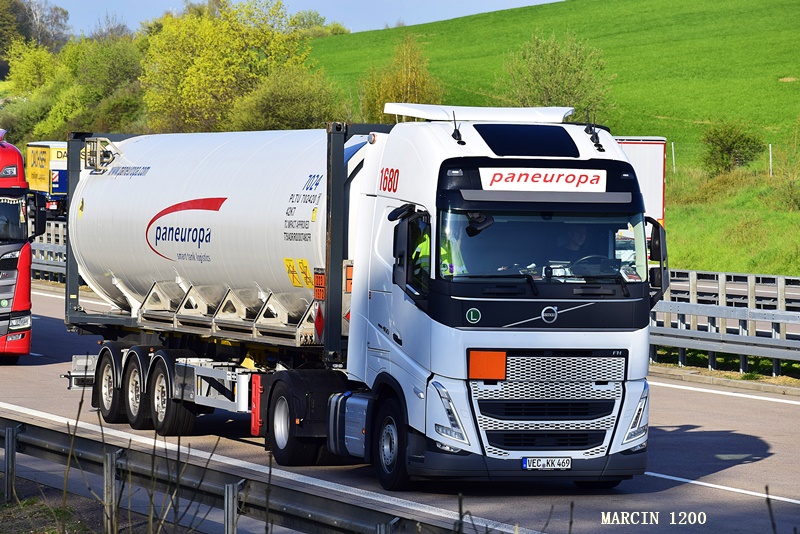 _DSC2766-crop-Paneuropa-VOLVO FH V.JPG