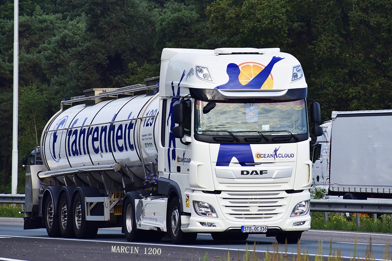 _DSC8125-crop-Ocean Cloud-DAF XF 106 II.JPG