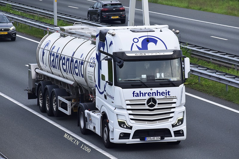 _DSC3512-crop-Fahrenheit Forwarding-Mercedes-Benz ActrosL MP5.JPG