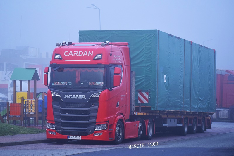 _DSC0558-crop-SCANIA S590 V8-CARDAN.JPG