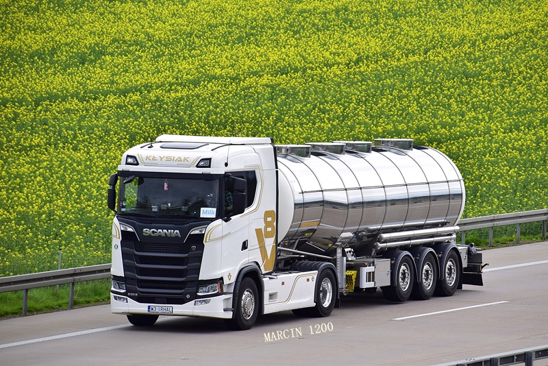 _DSC1381-crop-KŁYSIAK-SCANIA S530 V8.JPG