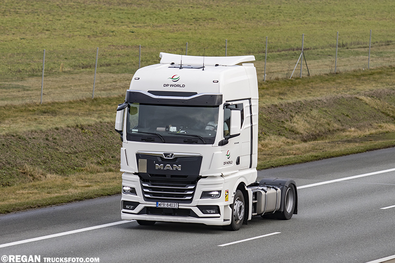 MAN TGX II - DP World.jpg