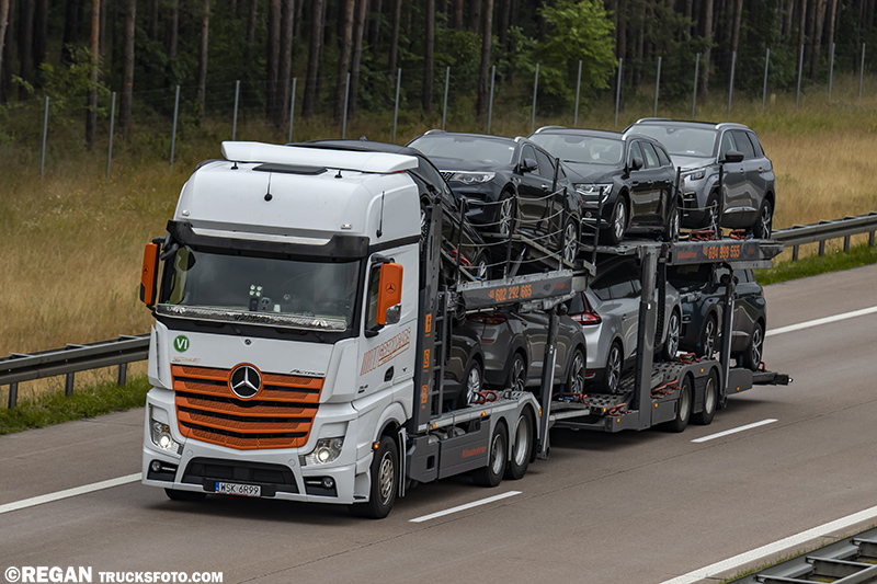 Mercedes-Benz Actros MP4 Grzymcars.jpg