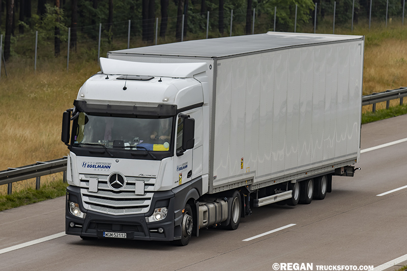 Mercedes-Benz Actros MP4 Hegelmann.jpg