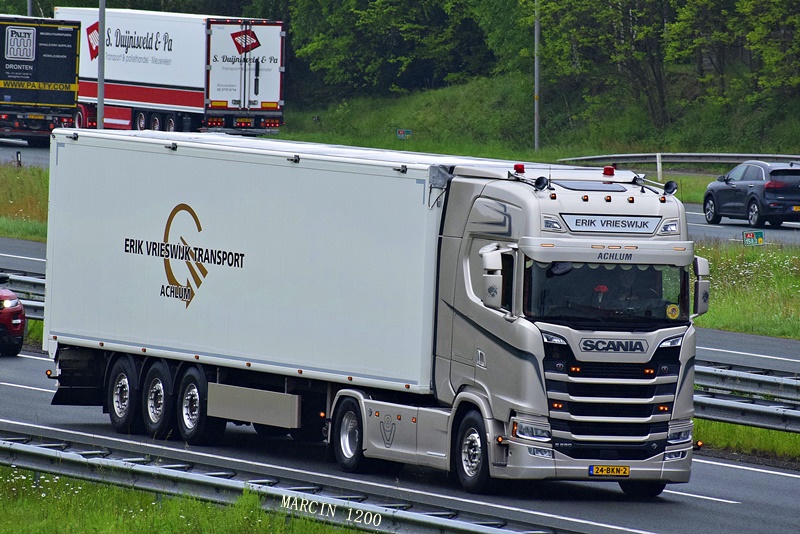 _DSC4152-crop-Erik Vrieswijk Transport-SCANIA S580 V8.JPG