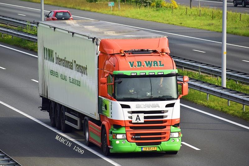 _DSC3426-crop-V.D.Wal-SCANIA R410 STREAMLINE.JPG