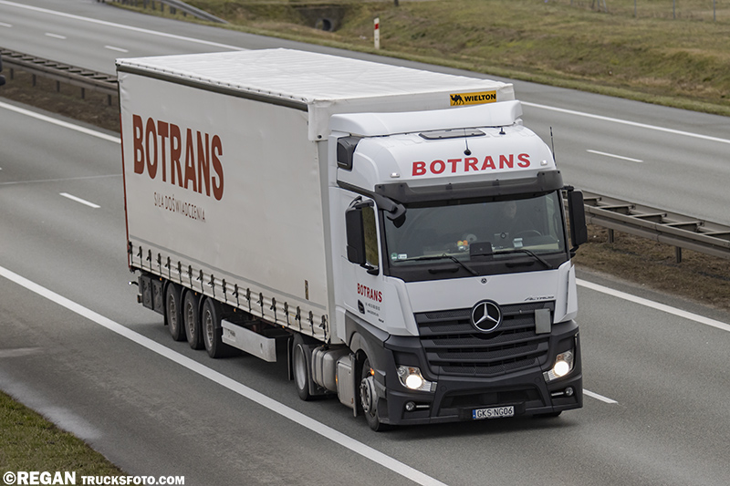 Mercedes-Benz Actros MP4 - Botrans.jpg