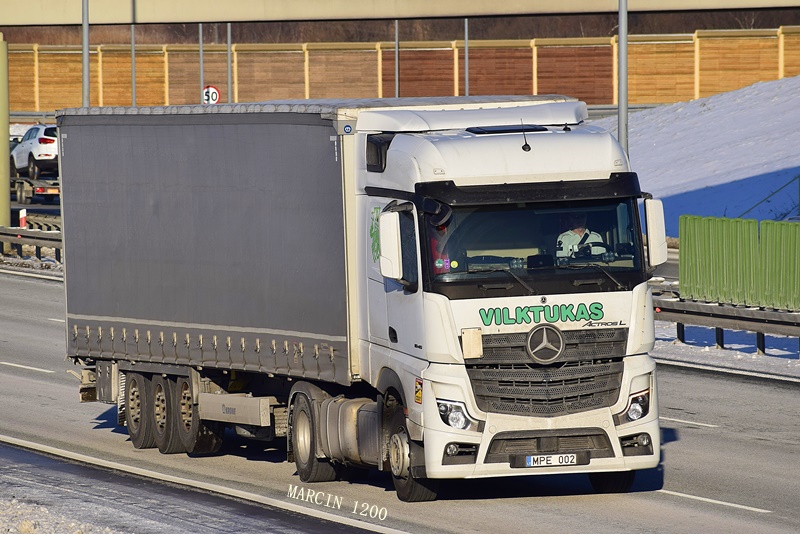 _DSC8968-crop-Vilktukas-Mercedes-Benz ActrosL MP5-KRONE.JPG
