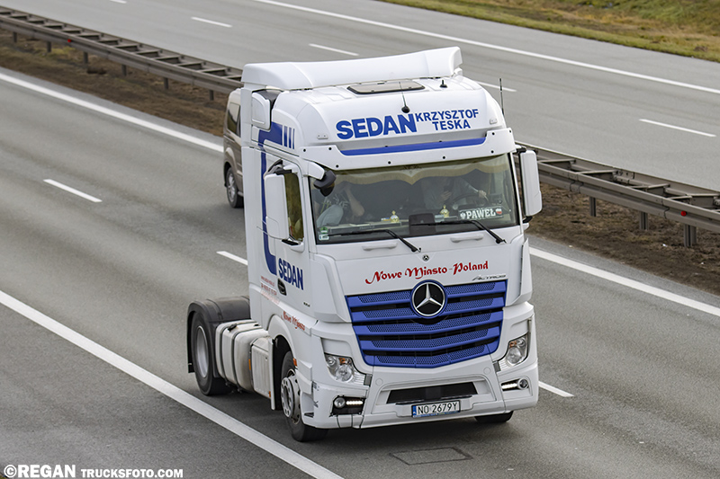 Mercedes-Benz Actros MP4 - Sedan.jpg