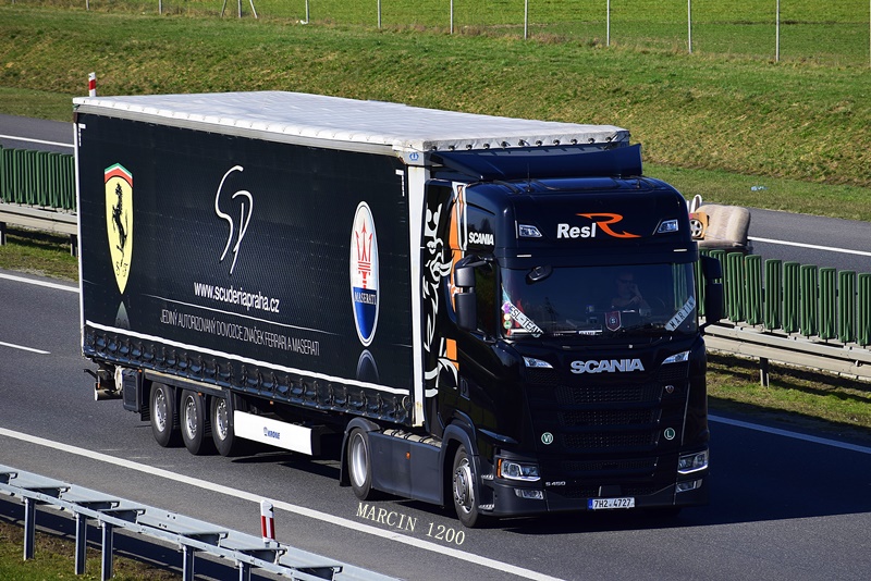_DSC0273-crop-RESL-SCANIA S450-KRONE.JPG