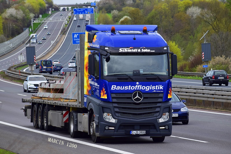 _DSC1196-crop-Schmidl & Sohn -Mercedes-Actros MP4.JPG