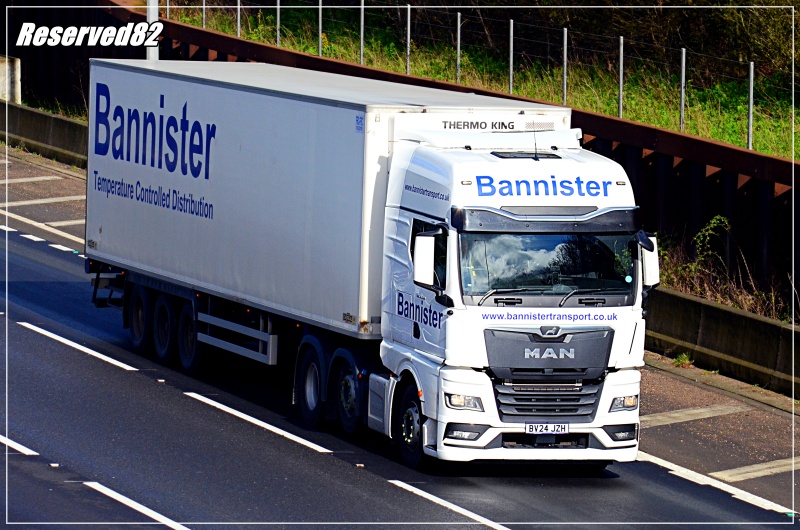 DSC_5090.JPG Bannister.JPG