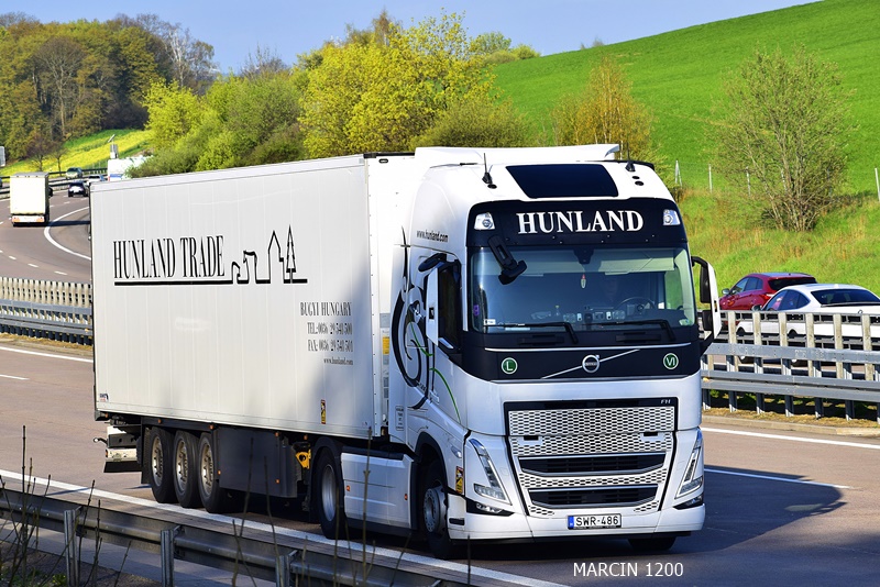_DSC2734-crop-Hunland-VOLVO FH V.JPG