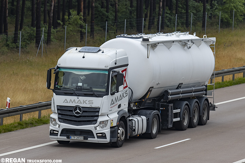 Mercedes-Benz Actros - Amaks.jpg