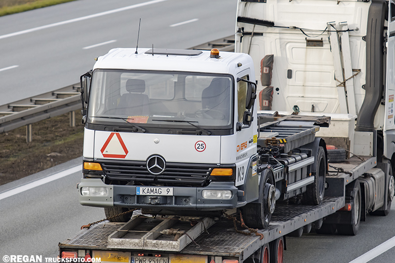 Mercedes-Benz Atego - Kamag Wiesel - Overis.jpg
